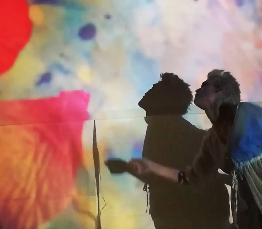 Deborah Muriel Blum in The Bridge of Mostar, shadow theatre with colour projections